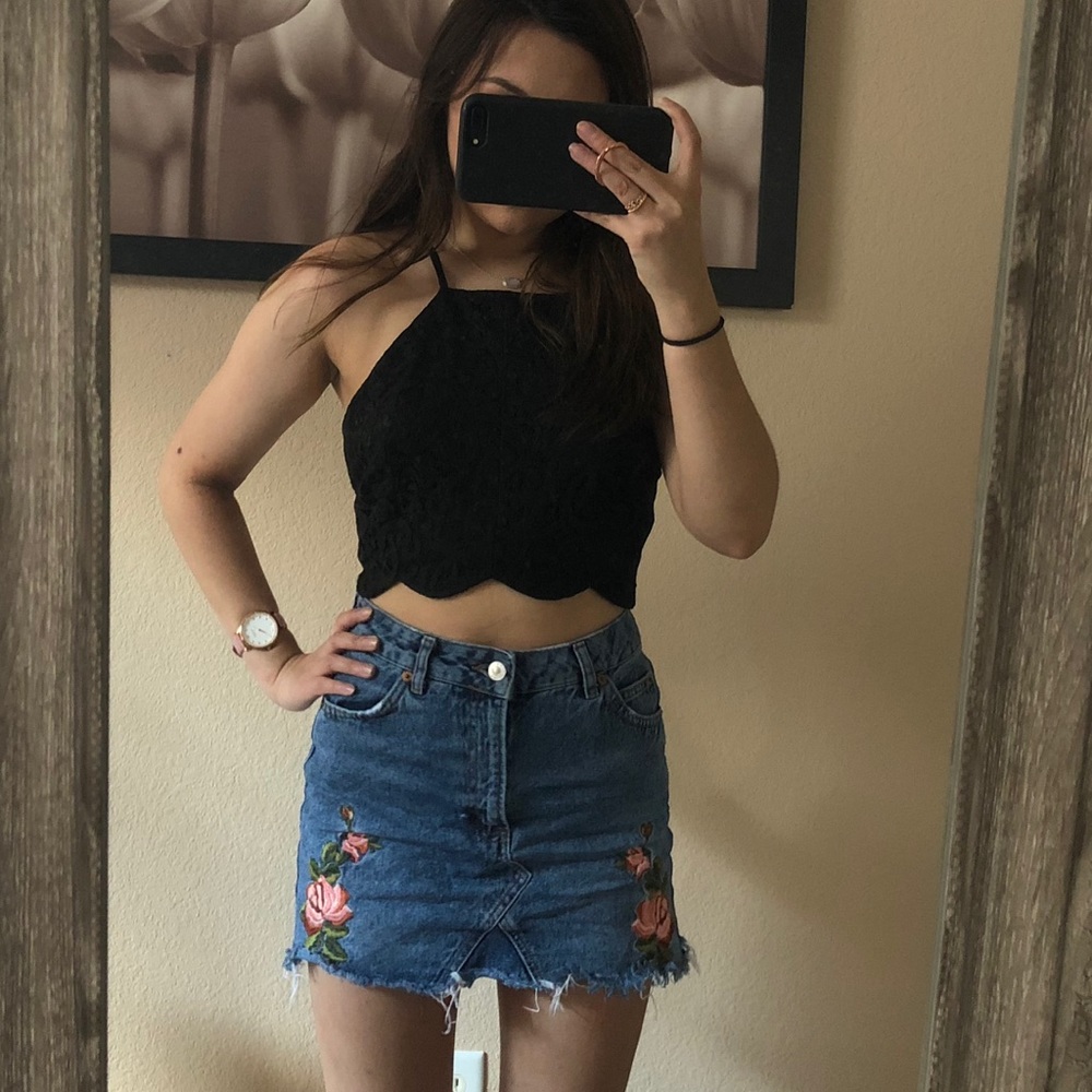 Scalloped crop top